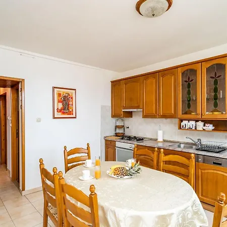 Spacious Three Bedroom * Dubrovnik