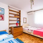 Appartement Spacious Three Bedroom *