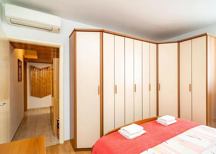 Lejlighed Spacious Three Bedroom *