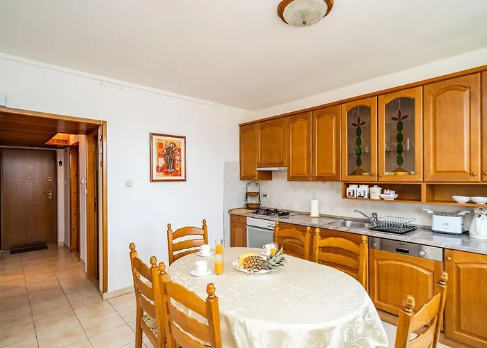 Spacious Three Bedroom * Dubrovnik
